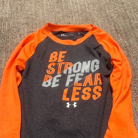 Under Armour lot. 3 long sleeve shirts and 1 pants size 3T - Picture 8 of 12